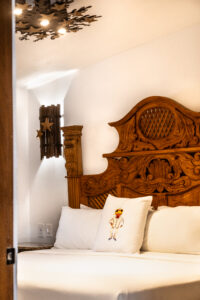 13 Room 1 DSC04626 1