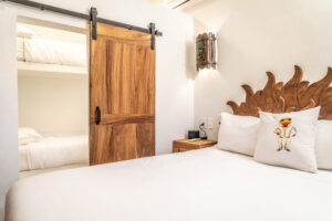 7 Room 9 DSC09657